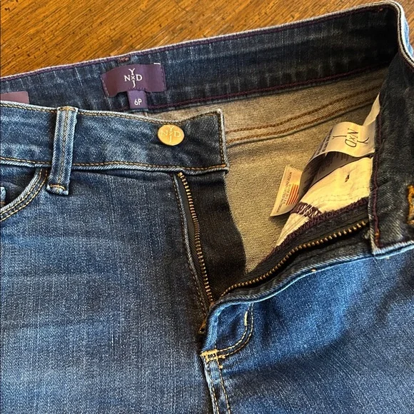 NYDJ Sheri Slim Jeans 6P. EUC - Picture 9 of 9